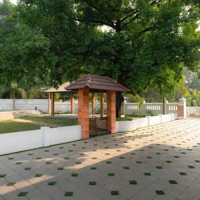 Tamarind Heritage Holiday Home Angamali Exterior photo