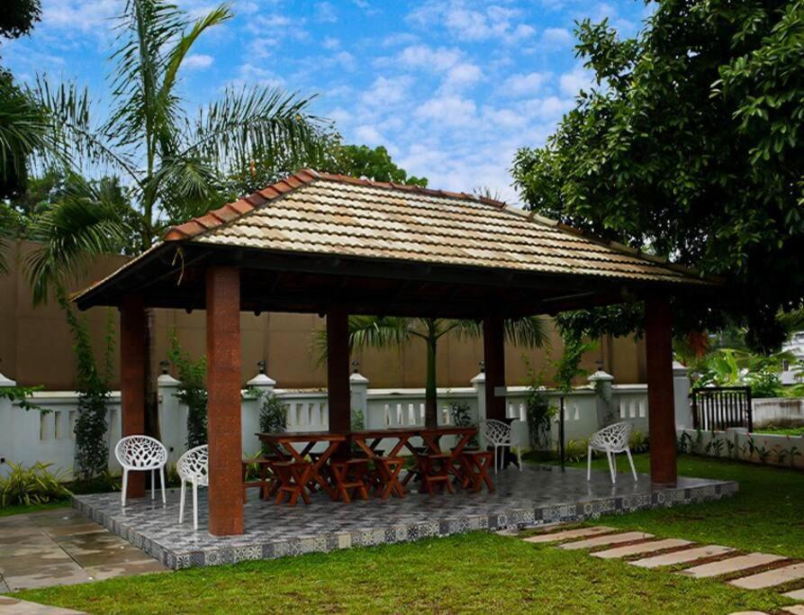 Tamarind Heritage Holiday Home Angamali Exterior photo