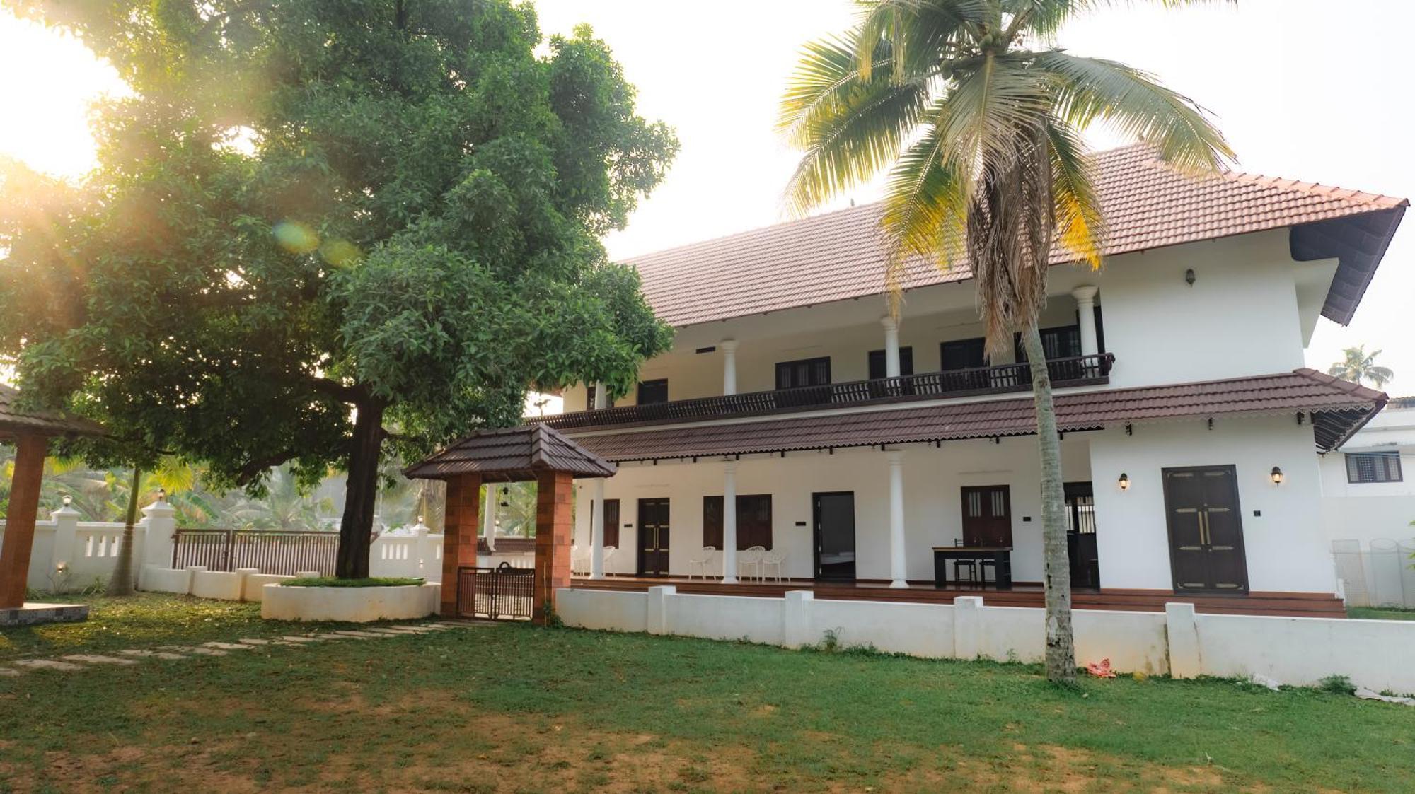 Tamarind Heritage Holiday Home Angamali Exterior photo