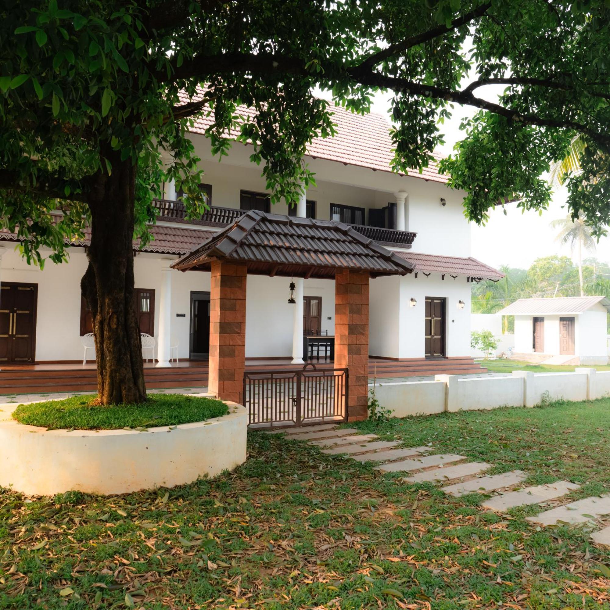 Tamarind Heritage Holiday Home Angamali Exterior photo
