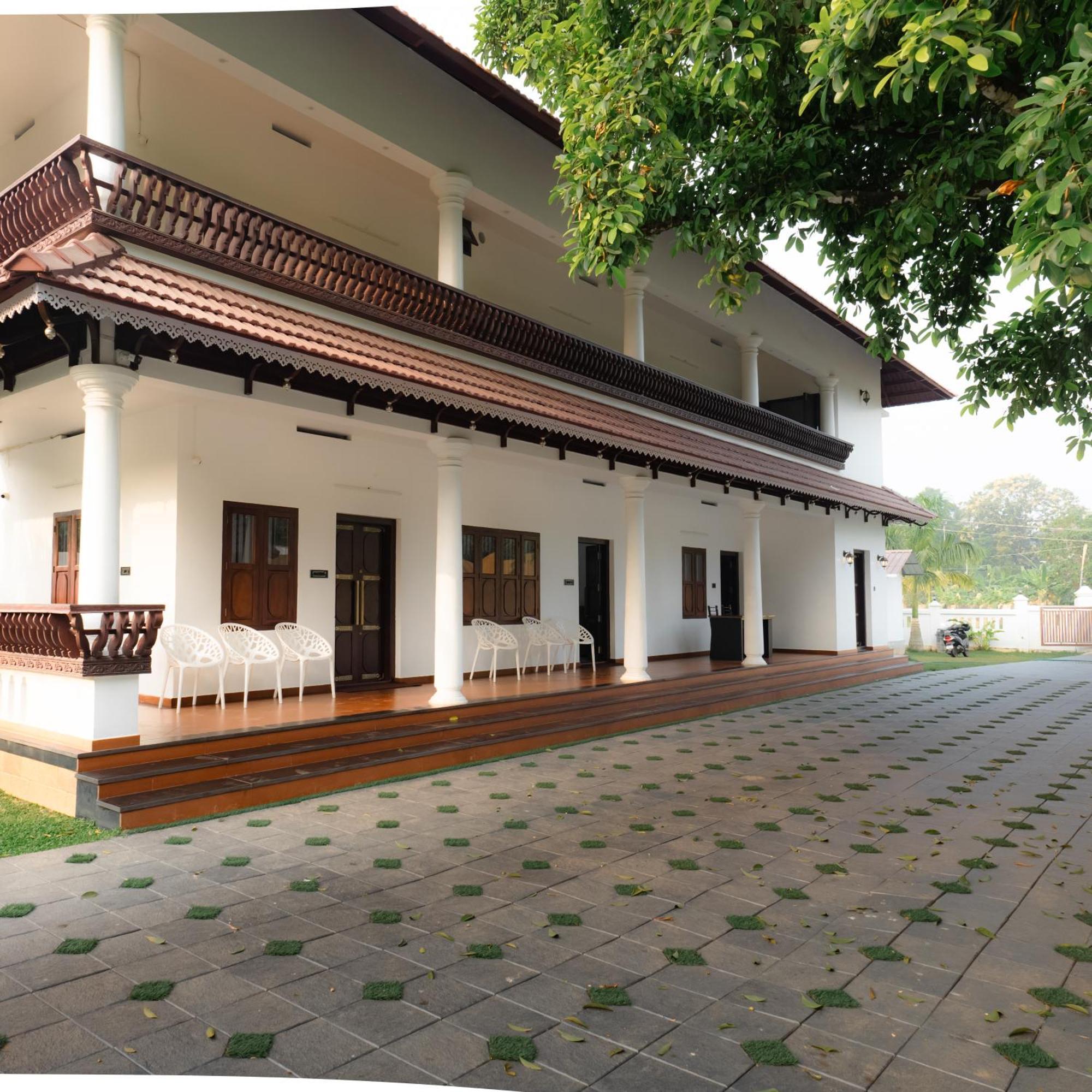 Tamarind Heritage Holiday Home Angamali Exterior photo