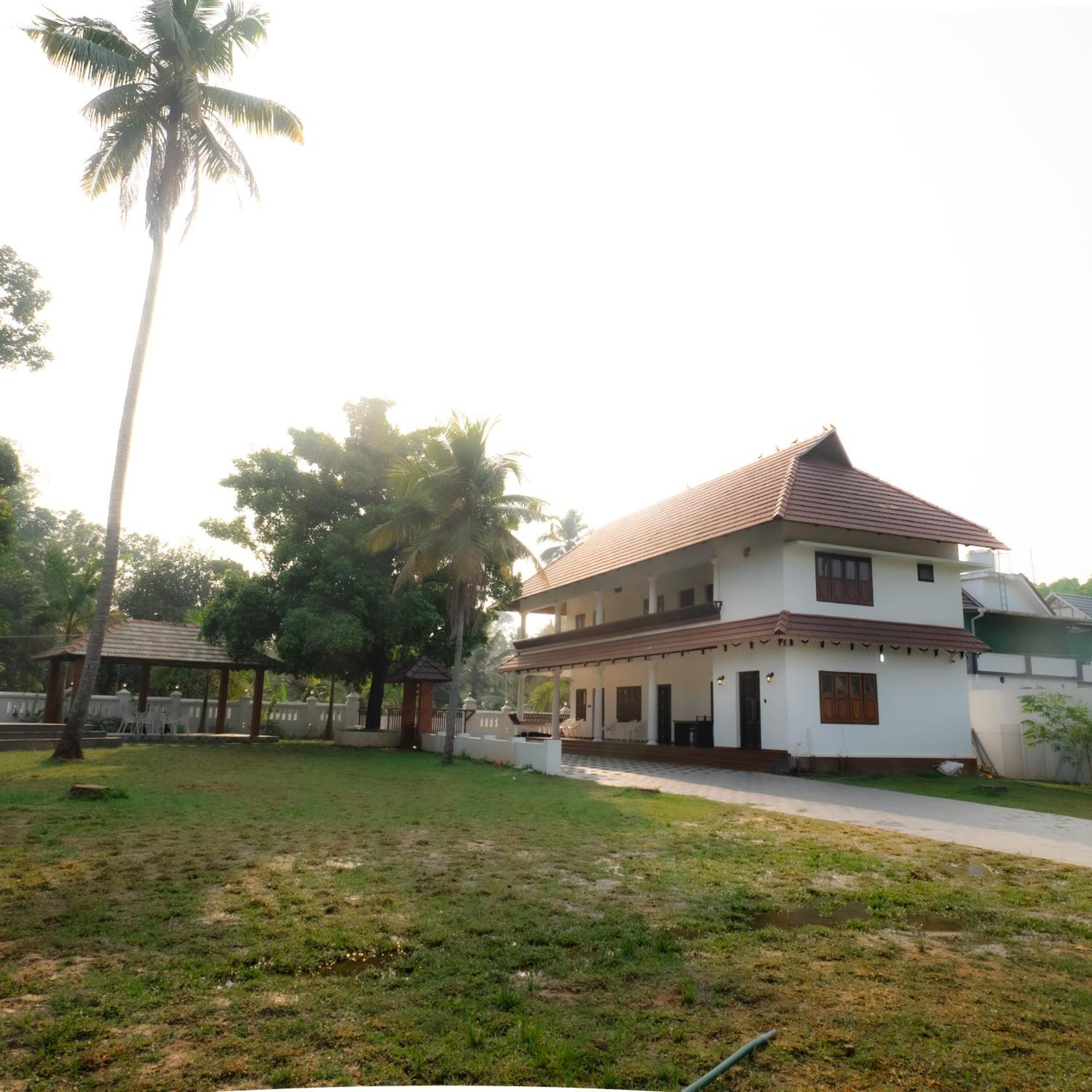 Tamarind Heritage Holiday Home Angamali Exterior photo