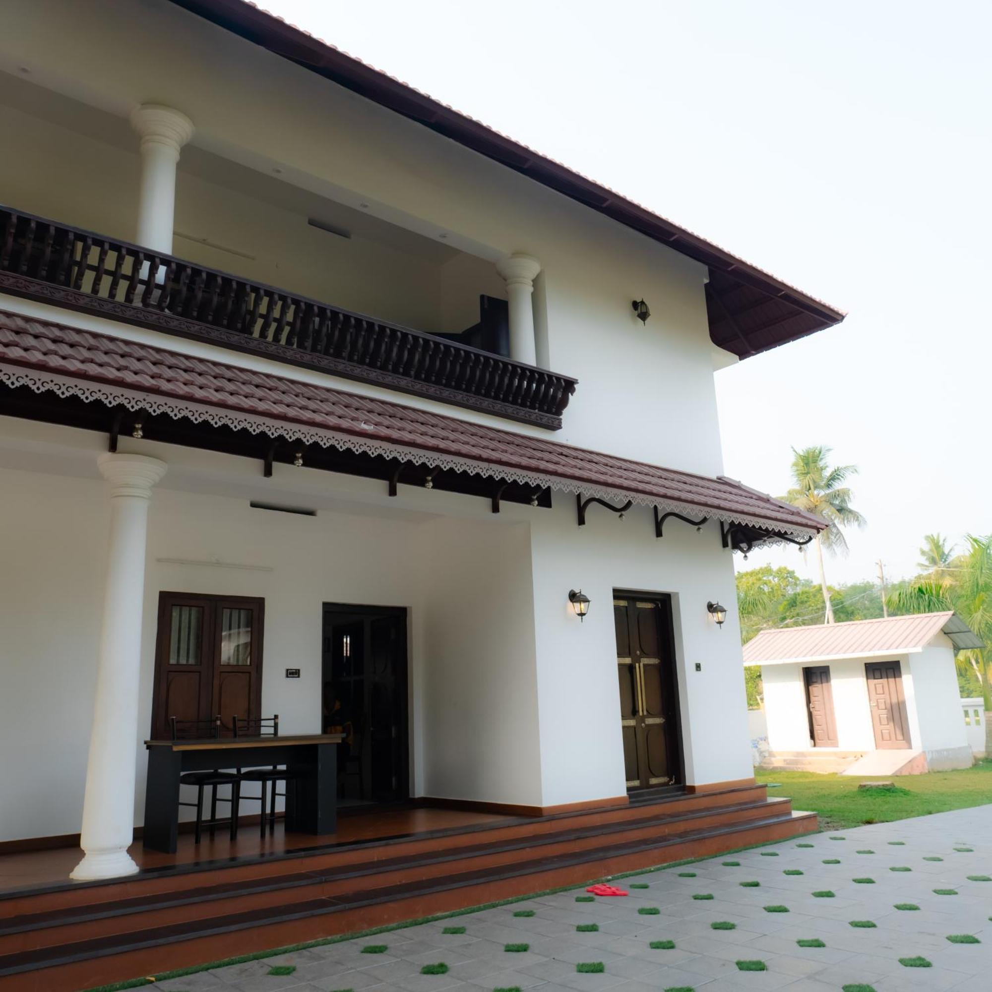 Tamarind Heritage Holiday Home Angamali Exterior photo