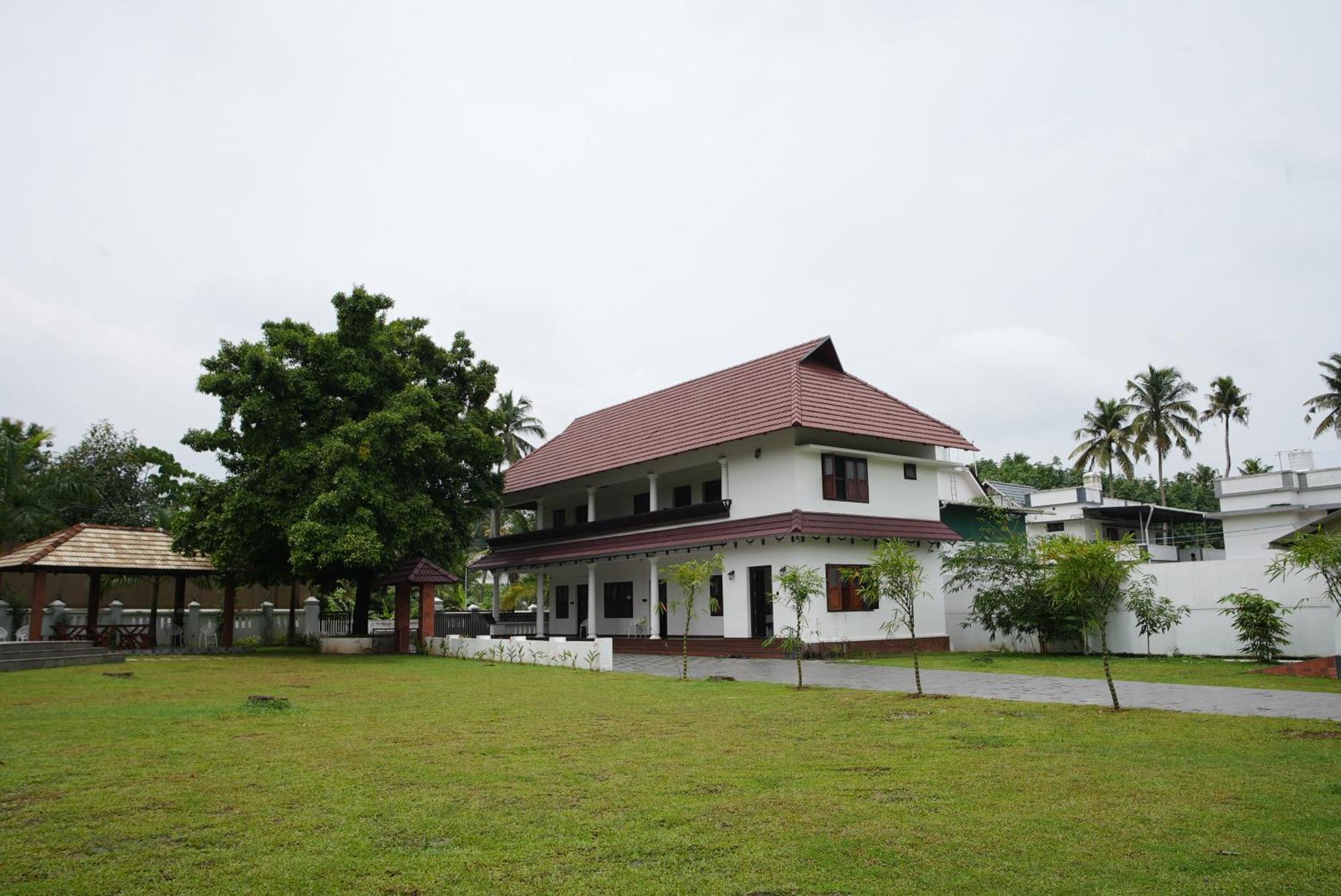 Tamarind Heritage Holiday Home Angamali Exterior photo